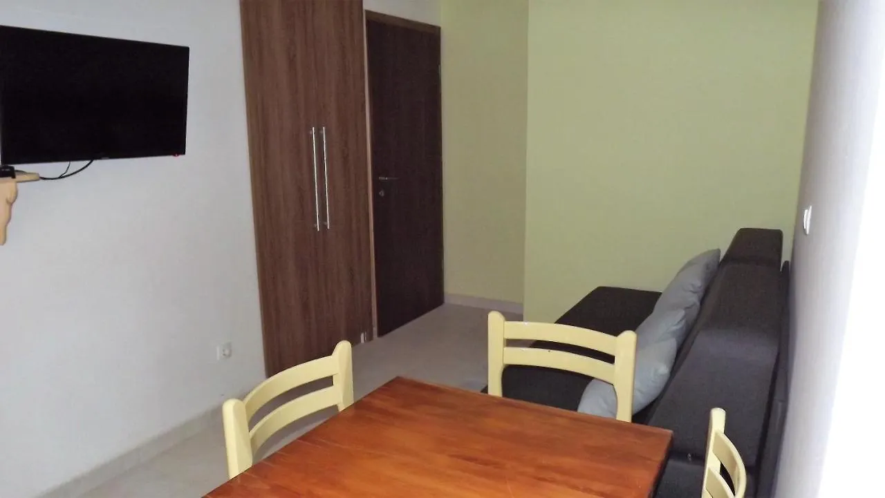 Split Apartments 11